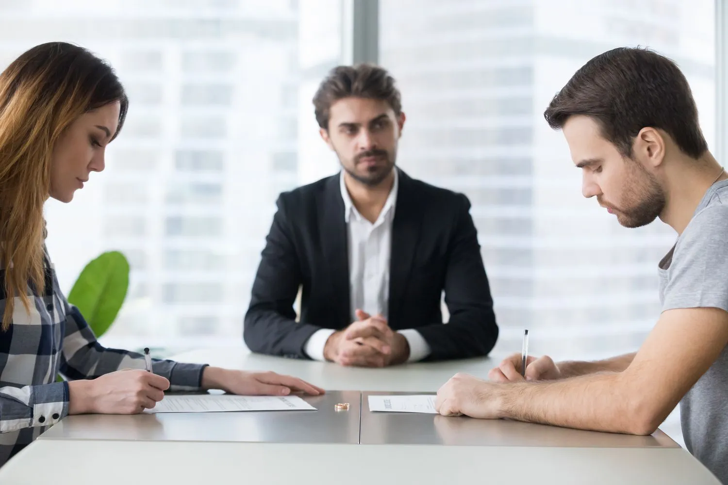 How EH Mediation Guides Couples Toward Fair and Balanced Outcomes Basingstoke