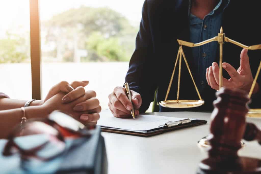 Court Applications vs. Mediation: A Less Stressful Path with EH Mediation Basingstoke